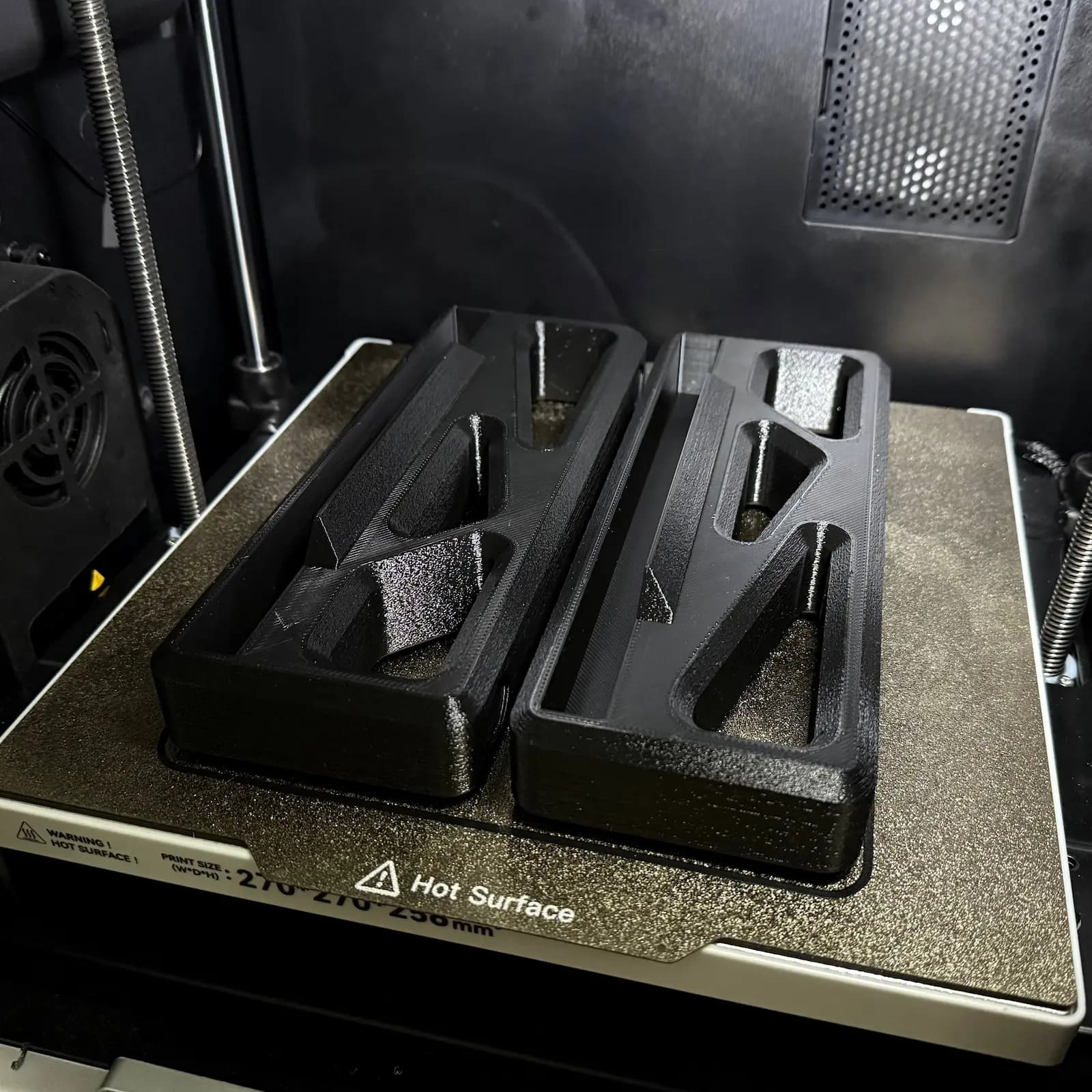 Элементы полки для монитора